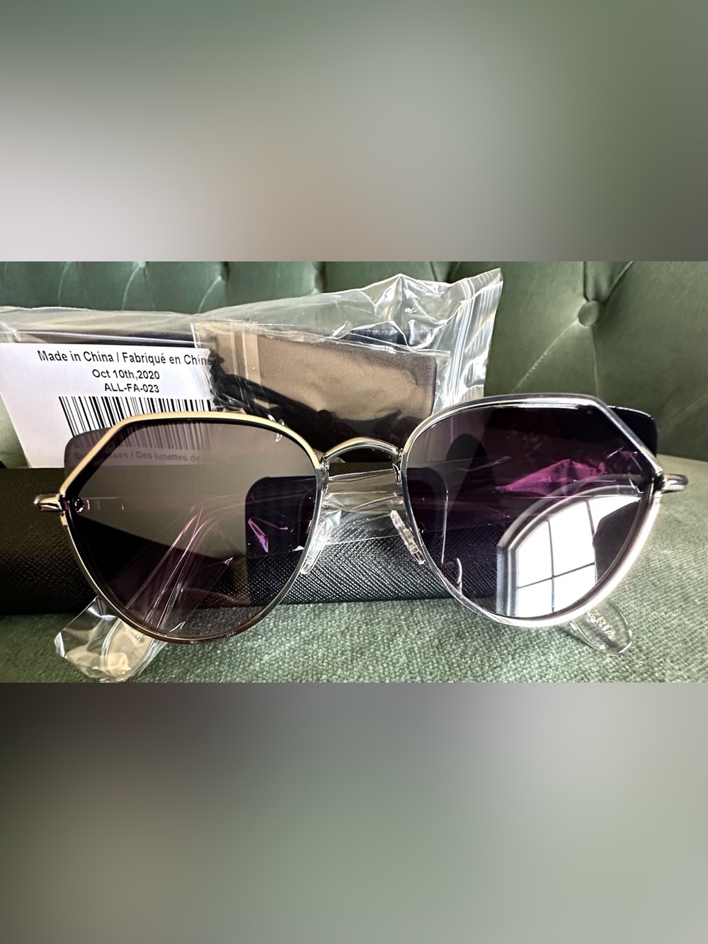 BCBG Max Azria Oversized Geometric Sunglasses NWT Full Set Never Worn